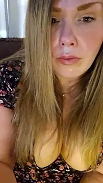 hollyg221 online show from January 9, 2026, 3:41 pm