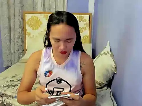 Snapshot of lady_kim_boner chatting on October 30, 2025, 4:11 am lady kim boner online show from October 30, 2025, 4:11 am