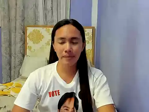 Snapshot of lady_kim_boner chatting on October 25, 2025, 2:44 am lady kim boner online show from October 25, 2025, 2:44 am