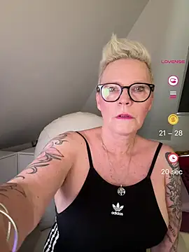 German Milf online show from May 26, 2026, 9:29 am
