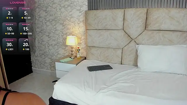 Snapshot of Cris__sweet chatting on November 18, 2025, 11:46 am Cris sweet online show from November 18, 2025, 11:46 am