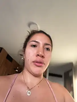 daniela henao online show from June 9, 2026, 10:44 pm
