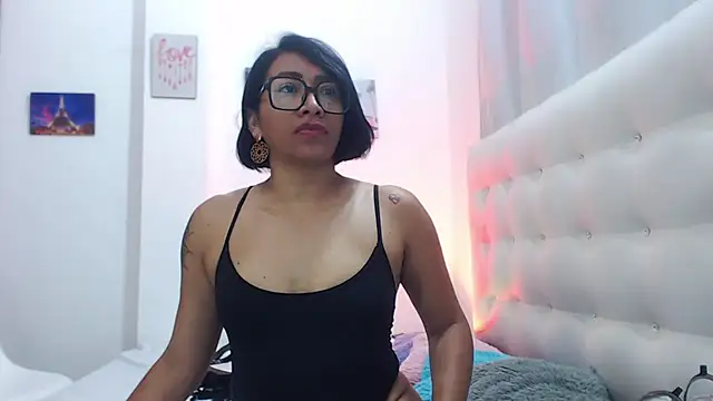 hornywife  online show from September 24, 2025, 7:09 pm