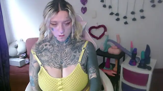 SLOPPYTITSS online show from April 3, 2026, 10:38 pm