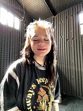 Cutiepiespanks online show from November 17, 2025, 7:07 pm