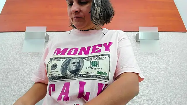 Snapshot of allice_green chatting on December 5, 2025, 1:38 am allice green online show from December 5, 2025, 1:38 am