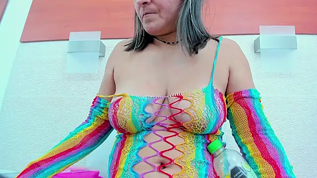 Snapshot of allice_green chatting on November 6, 2025, 2:37 am allice green online show from November 6, 2025, 2:37 am