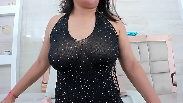 Snapshot of allice_green chatting on March 13, 2025, 1:32 am allice green online show from March 13, 2025, 1:32 am