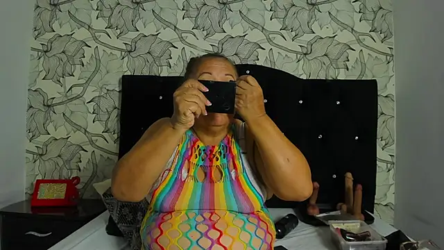 Keira Lennox online show from December 5, 2025, 11:42 am