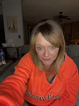 Snapshot of cowgirlc chatting on January 31, 2025, 2:37 am cowgirlc online show from January 31, 2025, 2:37 am