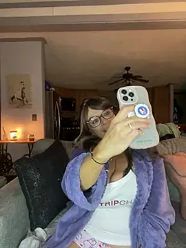 Snapshot of cowgirlc chatting on February 19, 2025, 3:28 am cowgirlc online show from February 19, 2025, 3:28 am