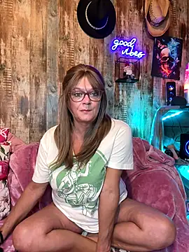 Snapshot of cowgirlc chatting on November 6, 2025, 2:48 am cowgirlc online show from November 6, 2025, 2:48 am