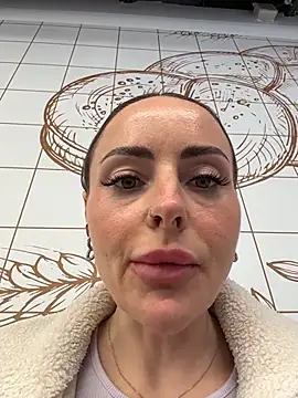 EmaSalis online show from March 4, 2026, 8:33 am