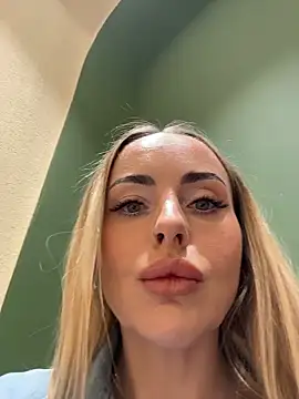 EmaSalis online show from March 13, 2026, 9:36 am