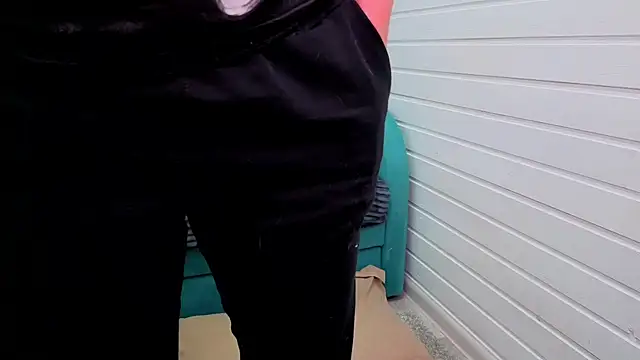 Snapshot of Misss_Vikk chatting on November 21, 2025, 6:56 am Misss Vikk online show from November 21, 2025, 6:56 am