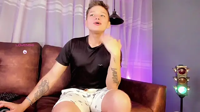 Snapshot of Tim_wolf chatting on October 7, 2025, 4:57 am Tim wolf online show from October 7, 2025, 4:57 am