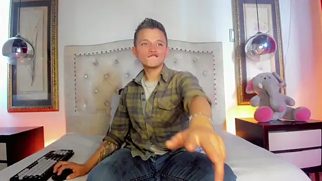 Snapshot of Tim_wolf chatting on November 10, 2025, 8:47 pm Tim wolf online show from November 10, 2025, 8:47 pm