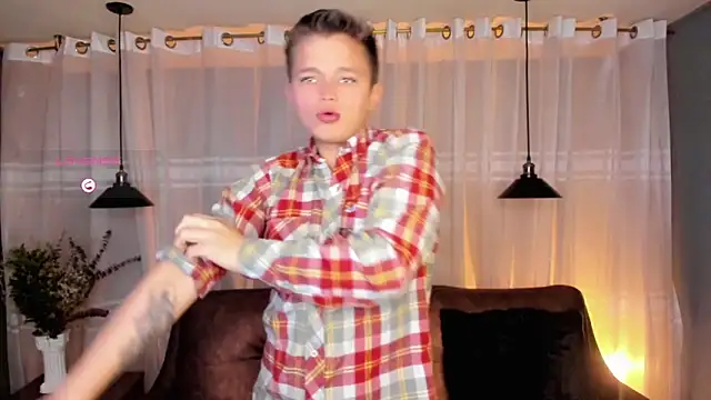 Snapshot of Tim_wolf chatting on October 21, 2025, 3:44 pm Tim wolf online show from October 21, 2025, 3:44 pm