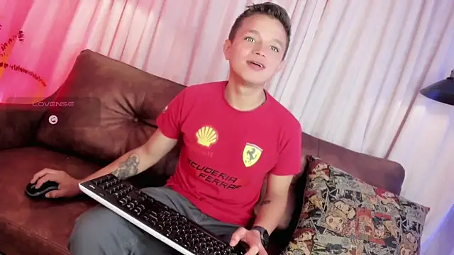 Snapshot of Tim_wolf chatting on December 19, 2025, 5:59 pm Tim wolf online show from December 19, 2025, 5:59 pm