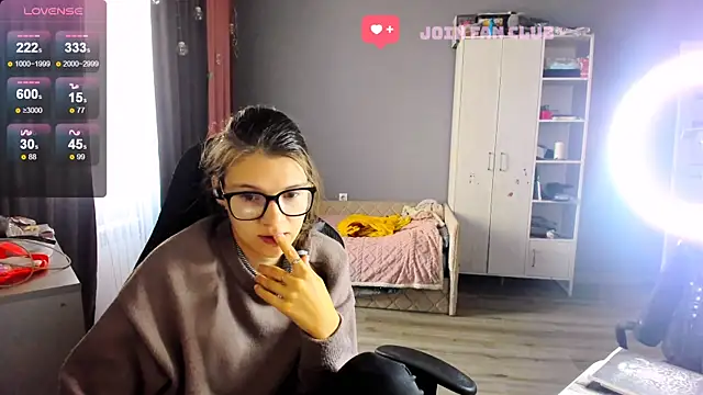 Snapshot of MollyLollipop chatting on September 15, 2025, 2:56 am MollyLollipop online show from September 15, 2025, 2:56 am