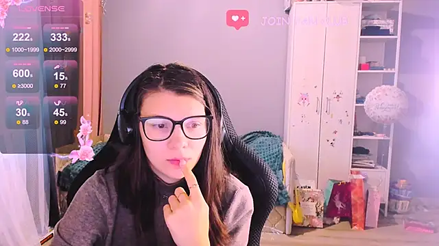 Snapshot of MollyLollipop chatting on November 13, 2025, 2:48 am MollyLollipop online show from November 13, 2025, 2:48 am