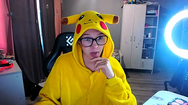 Snapshot of MollyLollipop chatting on September 16, 2025, 3:40 am MollyLollipop online show from September 16, 2025, 3:40 am