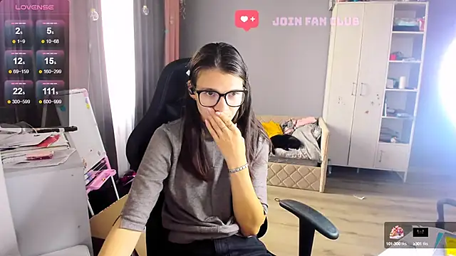 Snapshot of MollyLollipop chatting on September 23, 2025, 6:42 am MollyLollipop online show from September 23, 2025, 6:42 am