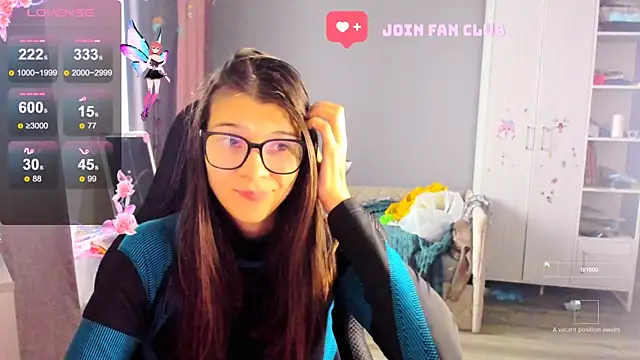 Snapshot of MollyLollipop chatting on October 10, 2025, 4:24 am MollyLollipop online show from October 10, 2025, 4:24 am