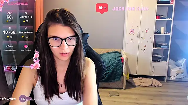 Snapshot of MollyLollipop chatting on October 24, 2025, 2:21 am MollyLollipop online show from October 24, 2025, 2:21 am