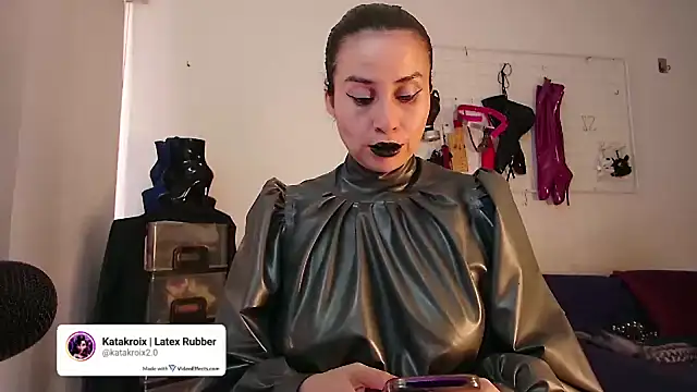 Snapshot of mylatexpleasure chatting on June 17, 2026, 7:13 pm mylatexpleasure online show from June 17, 2026, 7:13 pm