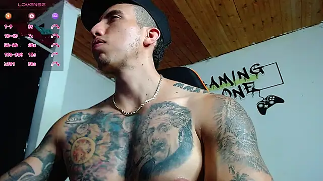 Snapshot of Adam_Hudsond chatting on January 14, 2025, 12:00 am Adam Hudsond online show from January 14, 2025, 12:00 am