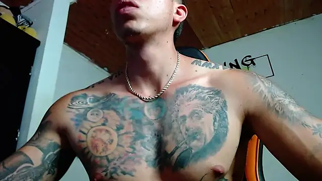 Snapshot of Adam_Hudsond chatting on February 4, 2025, 12:33 pm Adam Hudsond online show from February 4, 2025, 12:33 pm