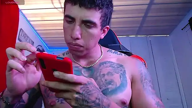 Snapshot of Adam_Hudsond chatting on March 18, 2025, 1:34 pm Adam Hudsond online show from March 18, 2025, 1:34 pm