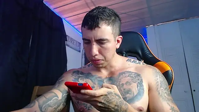 Snapshot of Adam_Hudsond chatting on September 14, 2025, 1:00 pm Adam Hudsond online show from September 14, 2025, 1:00 pm