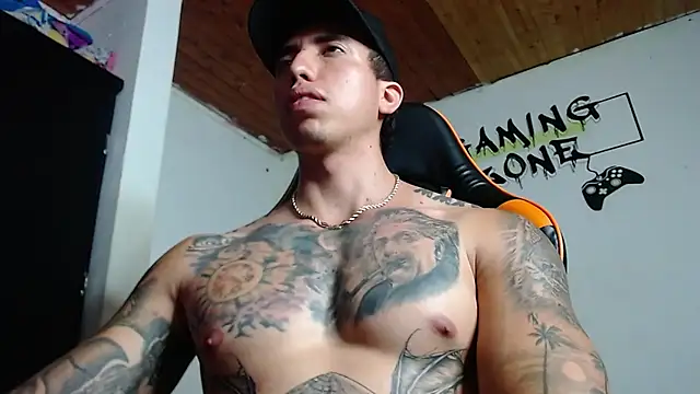 Snapshot of Adam_Hudsond chatting on March 6, 2025, 11:58 am Adam Hudsond online show from March 6, 2025, 11:58 am