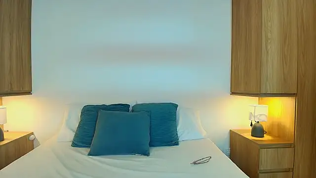 Snapshot of Isabella_Harley chatting on December 22, 2025, 3:34 pm Isabella Harley online show from December 22, 2025, 3:34 pm