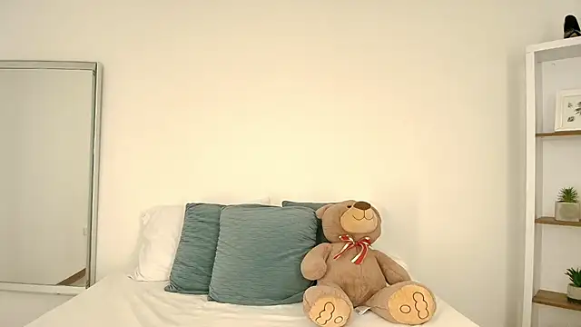 Snapshot of Isabella_Harley chatting on February 9, 2026, 1:20 pm Isabella Harley online show from February 9, 2026, 1:20 pm