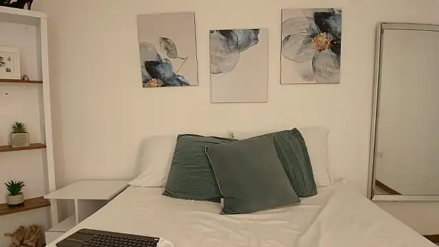 Snapshot of Isabella_Harley chatting on February 23, 2026, 2:06 pm Isabella Harley online show from February 23, 2026, 2:06 pm