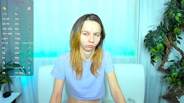 Snapshot of Bell_a_mi_ chatting on November 18, 2025, 11:35 am Bell a mi online show from November 18, 2025, 11:35 am