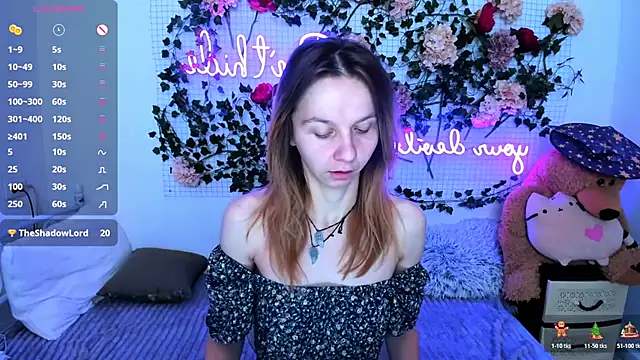 Snapshot of Bell_a_mi_ chatting on December 4, 2025, 12:59 pm Bell a mi online show from December 4, 2025, 12:59 pm