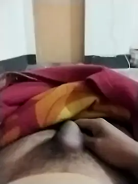 Snapshot of juweldio chatting on February 8, 2026, 4:26 pm juweldio online show from February 8, 2026, 4:26 pm