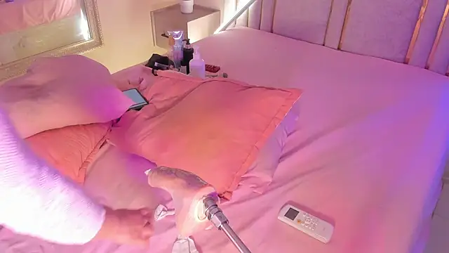 Snapshot of Saekohofman chatting on December 1, 2025, 4:13 am Saekohofman online show from December 1, 2025, 4:13 am