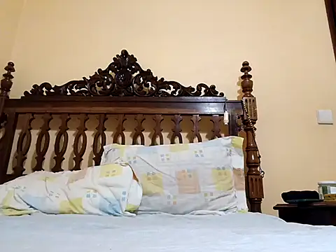 White rabbit  online show from November 23, 2025, 5:34 pm