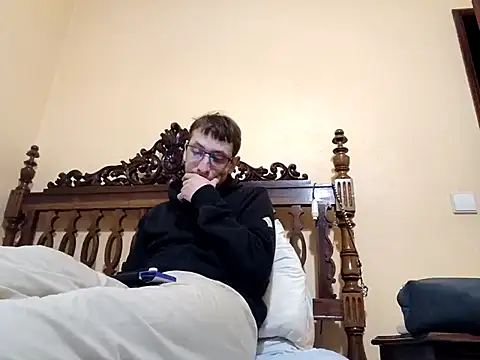 White rabbit  online show from November 25, 2025, 5:57 pm