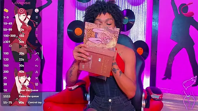 nickyminach  online show from April 15, 2026, 7:40 pm