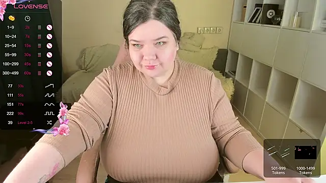 Snapshot of PlumPie chatting on September 13, 2025, 11:43 am PlumPie online show from September 13, 2025, 11:43 am