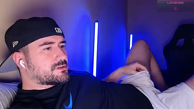 DominantTheo online show from March 23, 2026, 3:50 am