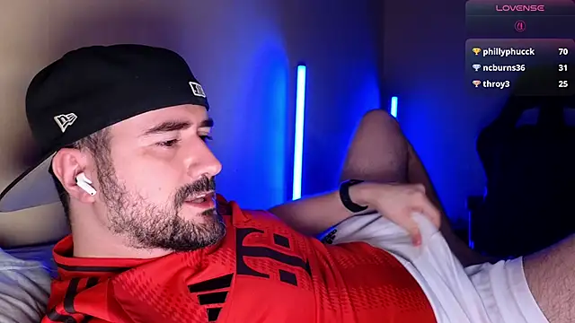 DominantTheo online show from April 19, 2026, 3:51 am