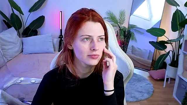 Snapshot of doll_lesli chatting on November 8, 2025, 10:08 am doll lesli online show from November 8, 2025, 10:08 am