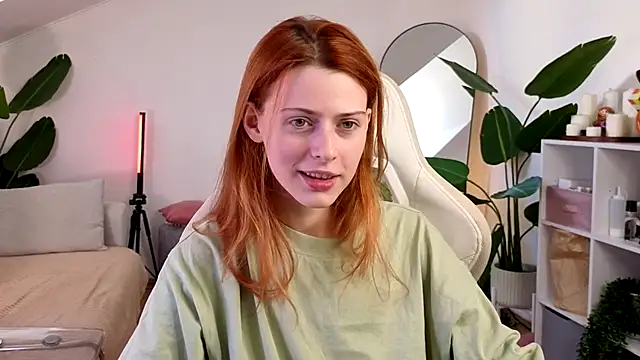 Snapshot of doll_lesli chatting on October 24, 2025, 9:41 am doll lesli online show from October 24, 2025, 9:41 am